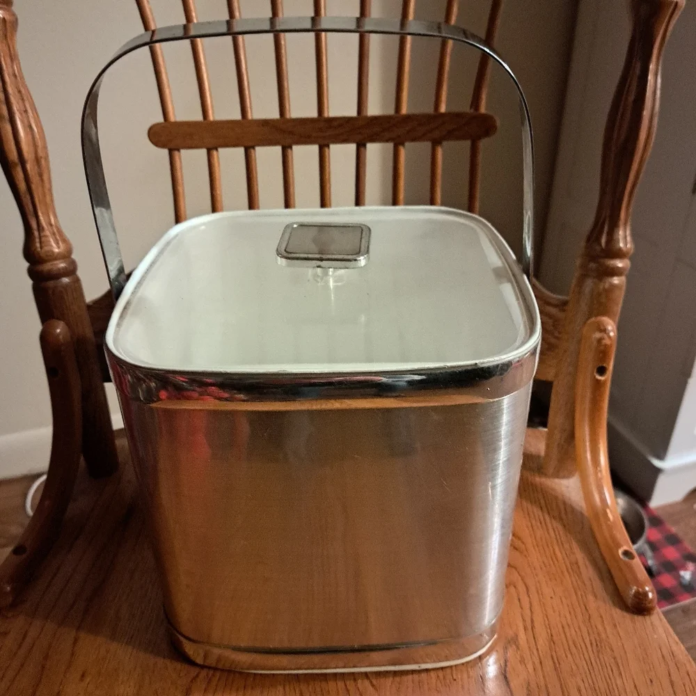 ELEGANT Vtg. 1950's Metallic Silver Rectangular ICE Bucket W/ LID